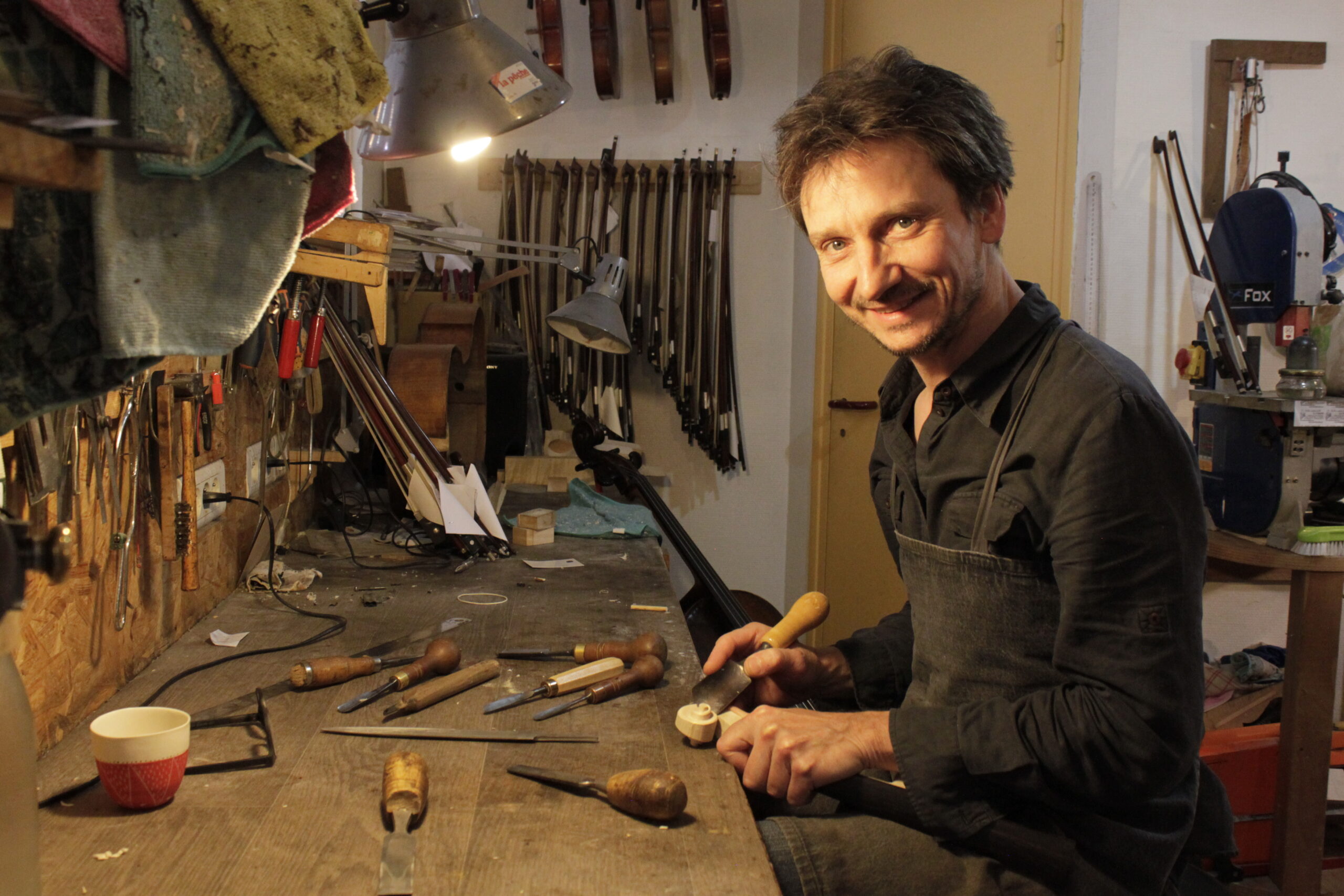 Olivier Flajollet, luthier archetier